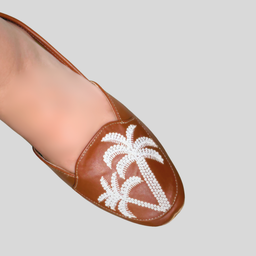 The Palm Jutti Loafer - Tan