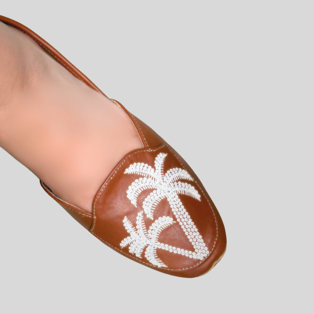 The Palm Jutti Loafer - Tan