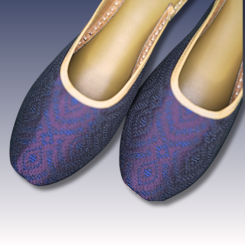 The silk mule jutti