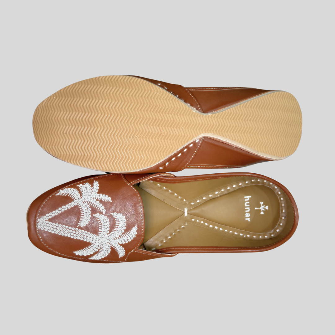 The Palm Jutti Loafer - Tan