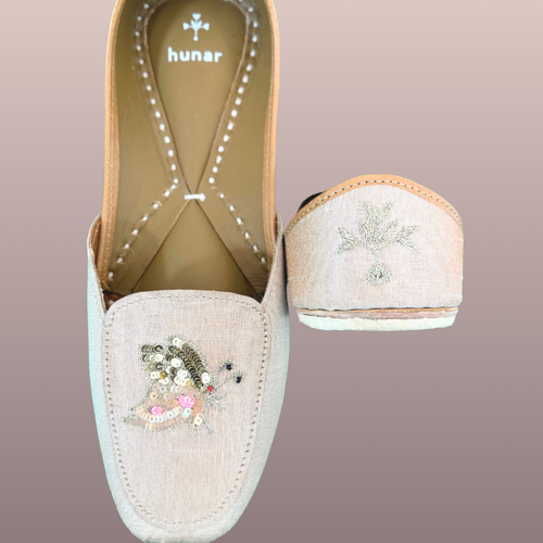 The Butterfly Jutti Loafer