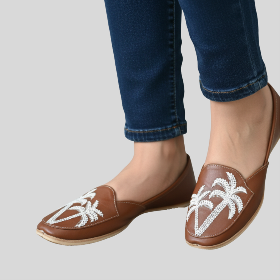 The Palm Jutti Loafer - Tan